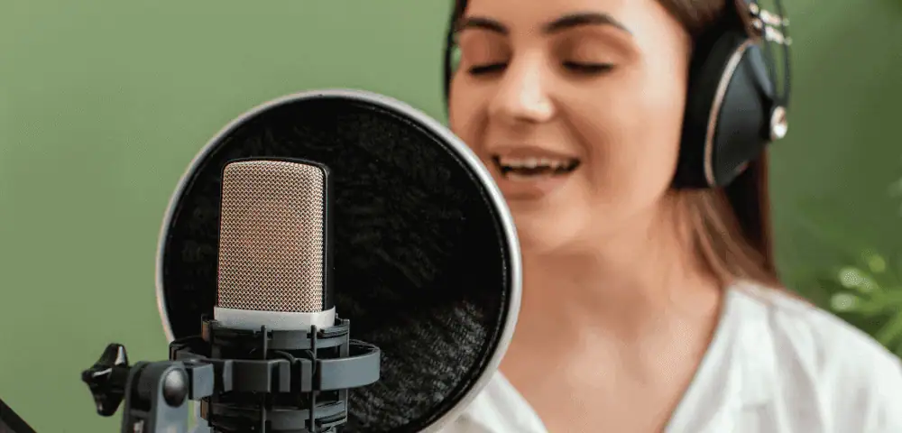 7 Tips To Choose The Best Voice For E-Learning Voice Over 7 4. Fluency In The Local Language And Dialect Is A Must